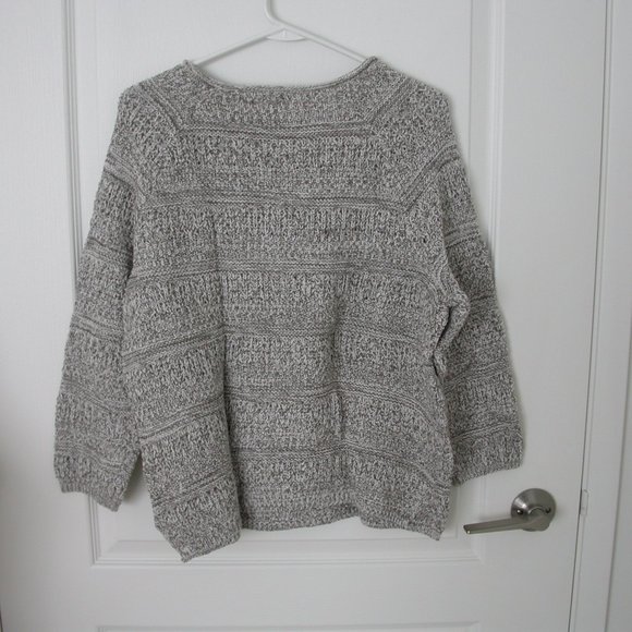 Tan and White Pullover - Picture 2 of 4